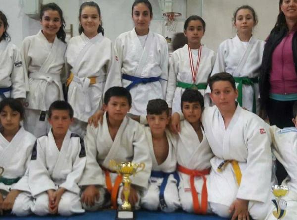 Milli Egemenlik Ortaokulu Judo Takımımız İlçe Birincisi...