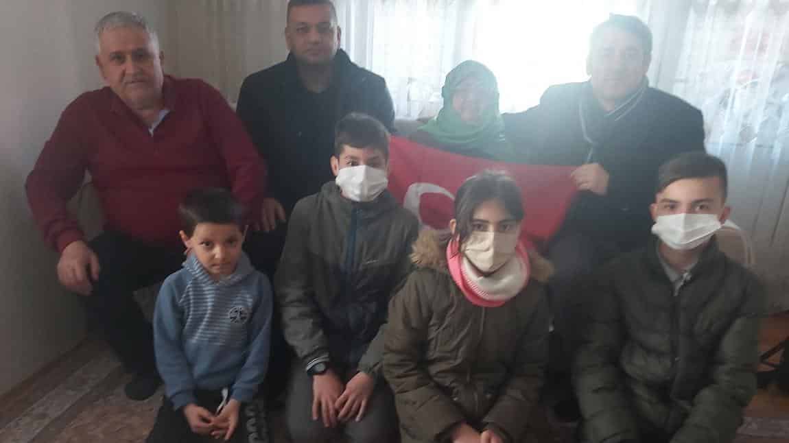 Şehidimiz Mehmet GÜL'ün Kıymetli Ailesini Ziyaret Ettik.
