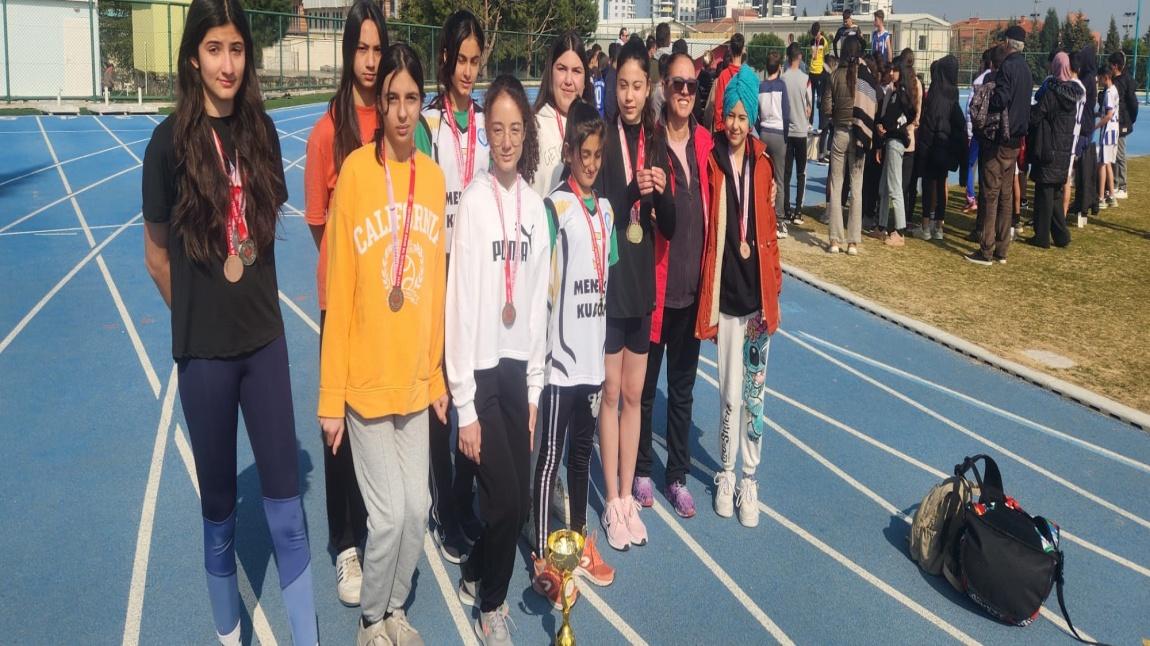 Sporcu Öğrencilerimize Madalya ve Kupaları Takdim Edildi